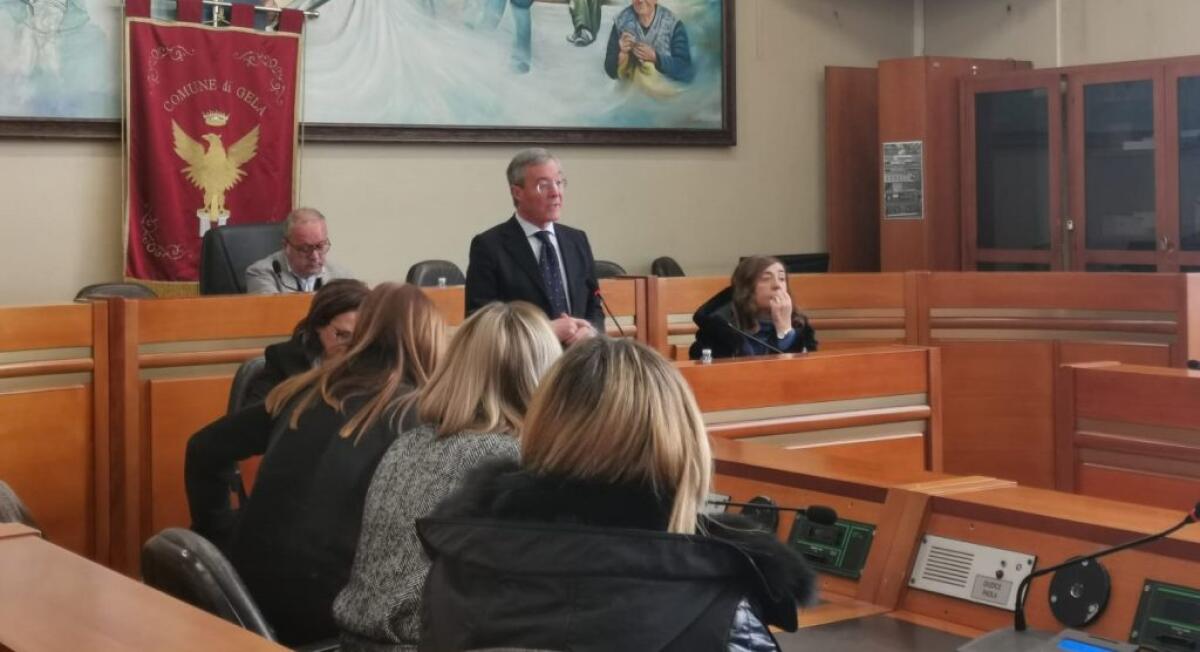 "Corte Conti da anni indicava disavanzo", Greco ai dipendenti: "Sfiducia scelta irresponsabile" - Greco ha parlato ai dipendenti comunali