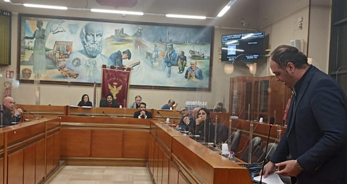 Tempi stretti per atti finanziari e sfiducia, Sammito risponde ai consiglieri: fissata capigruppo -