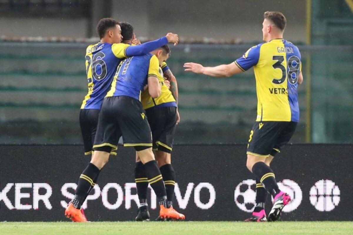 Il Verona ribalta il Sassuolo e resta in corsa per la salvezza - 