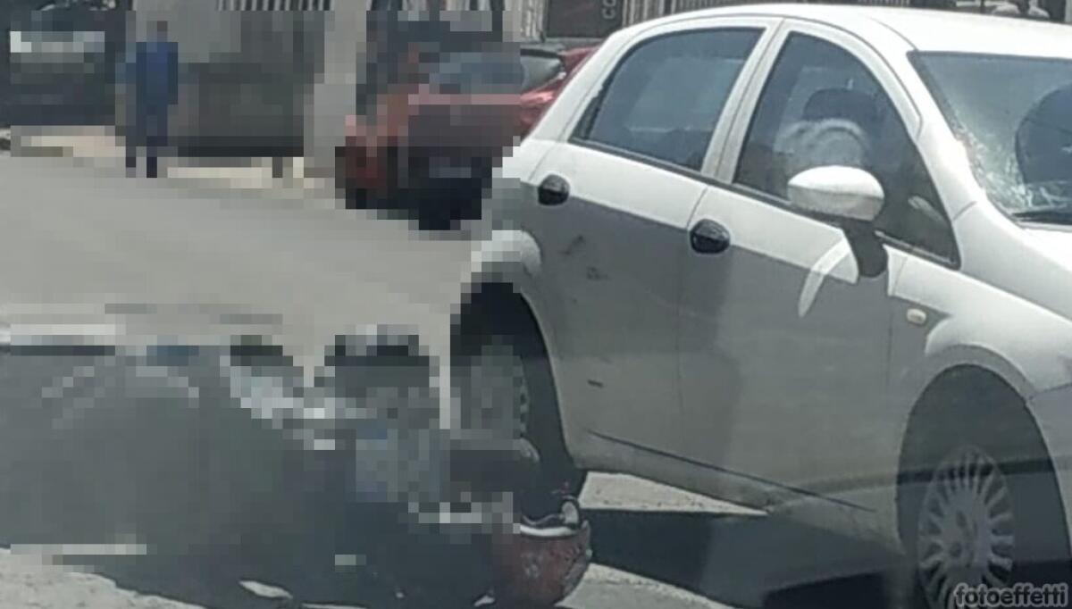 Scontro in via Butera, scooterista ferito: trasferito in ospedale -