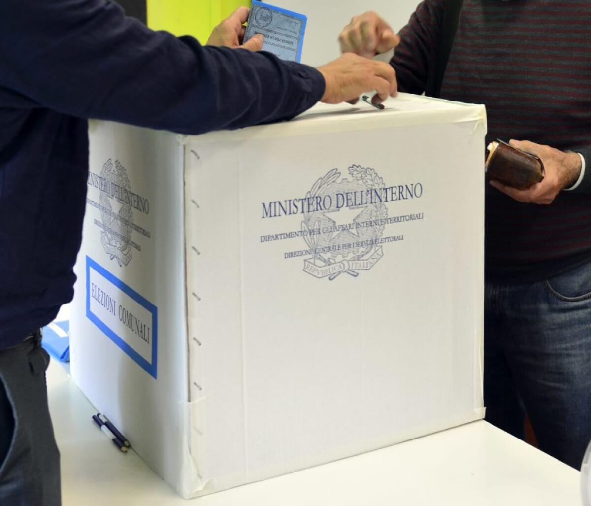 Amministrative, ai ballottaggi affluenza in calo al 49,6% - 