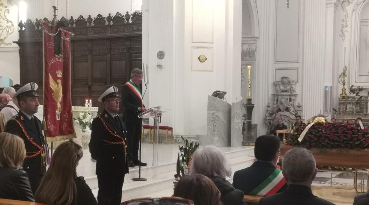 Greco ai funerali di Gallo, "aveva un alto senso civico e morale" - L'intervento di Greco ai funerali di Gallo