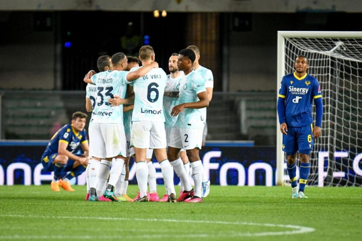 Show Inter al Bentegodi, Verona travolto 6-0 - 
