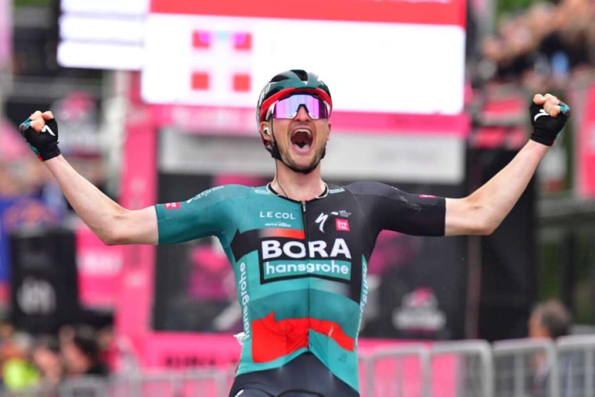 Doppietta di Denz al Giro, Armirail nuova maglia rosa -