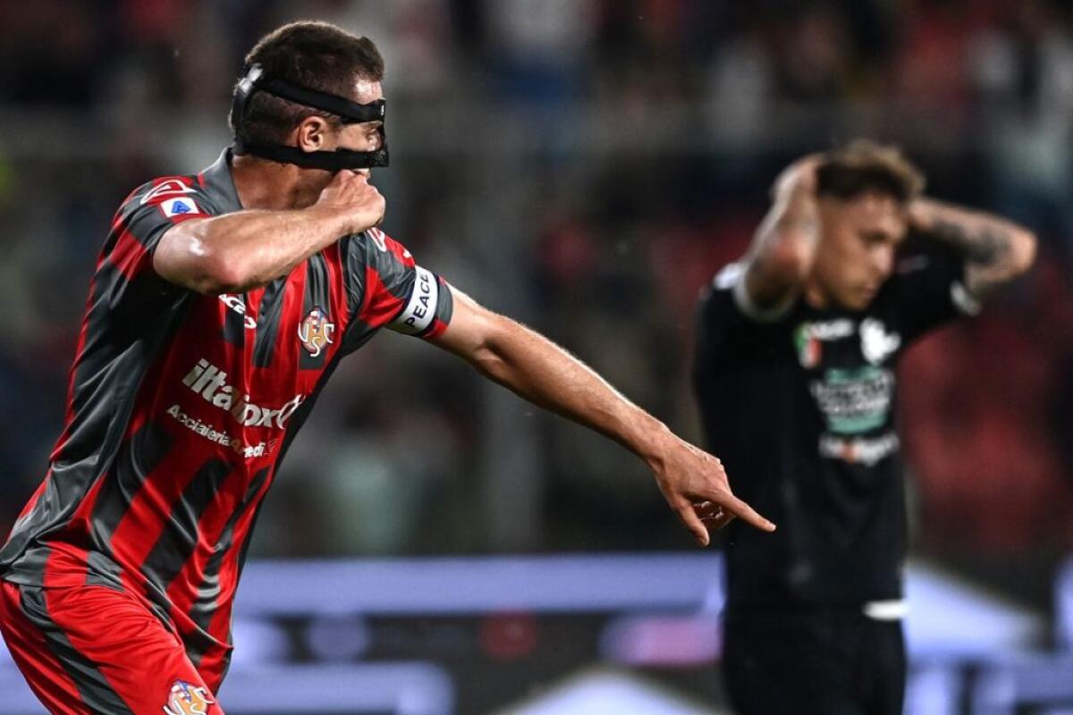 La Cremonese vince 2-0 lo scontro salvezza con lo Spezia - 