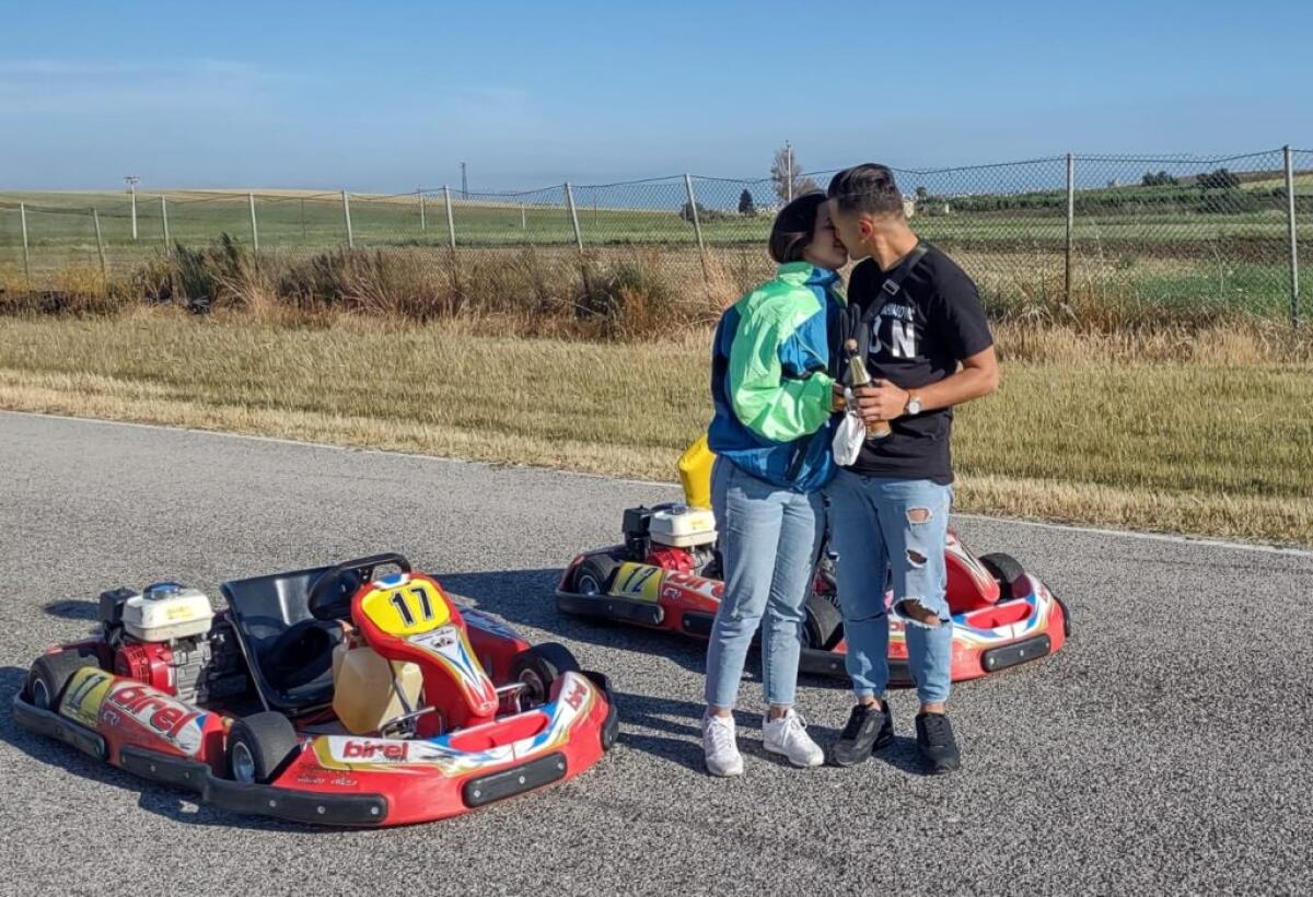 Proposta di matrimonio a sorpresa al Kartodromo di Gela -