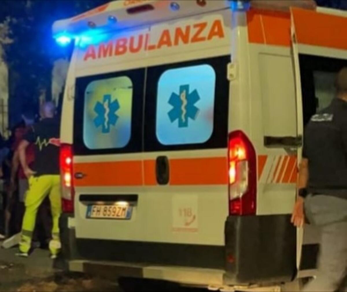 Finisce in una scarpata, medico ferito dopo incidente in moto - 