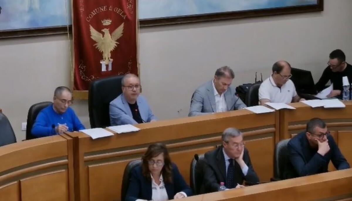 I "responsabili" blindano la variazione di bilancio per il Pef: atto approvato per il servizio rifiuti - 