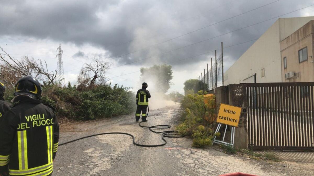 Ragusa, tranciato tubo gas in uno scavo. Intervengono Vigili del Fuoco - 