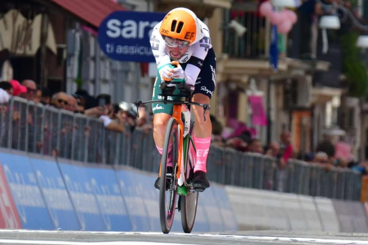 Healy vince l’8^ tappa del Giro, Leknessund resta in rosa -