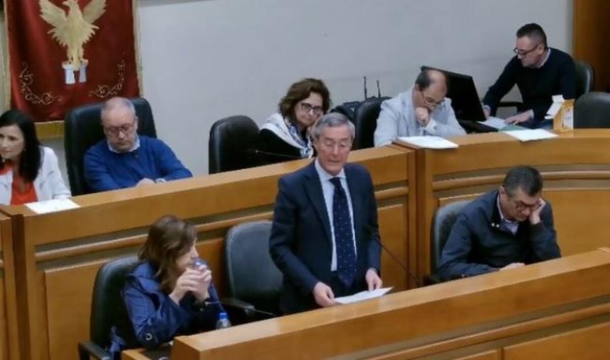 Torre di Manfria privata, caso in aula: Greco non esclude tentativo di acquisto, "ma scopra le carte" - Greco in aula consiliare