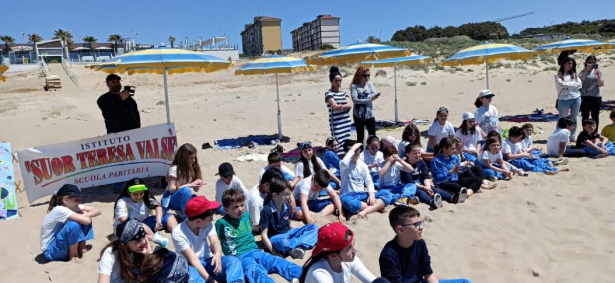 I piccoli dell'istituto "Suor Teresa Valsé" a contatto diretto con il mare nel progetto scolastico -