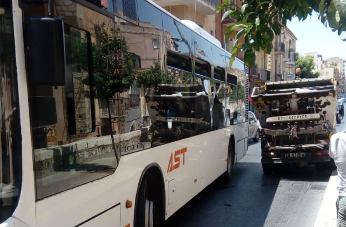 "Ast rimodula a proprio piacimento il servizio bus", Alabiso: "Il Comune è informato?" - 
