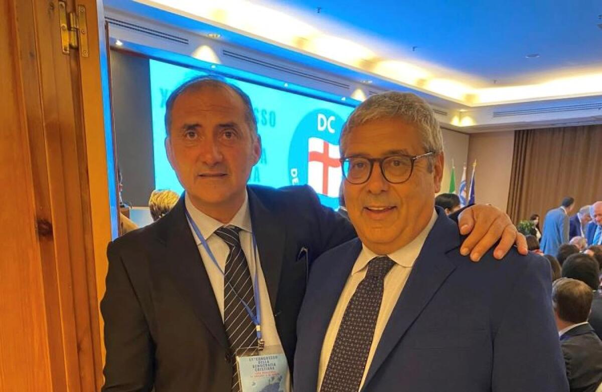 "Dc pienamente nel centrodestra", Giannone: "Nel partito non ci sono fazioni, Greco? Dica con chi sta" - Giannone e Cuffaro al congresso nazionale