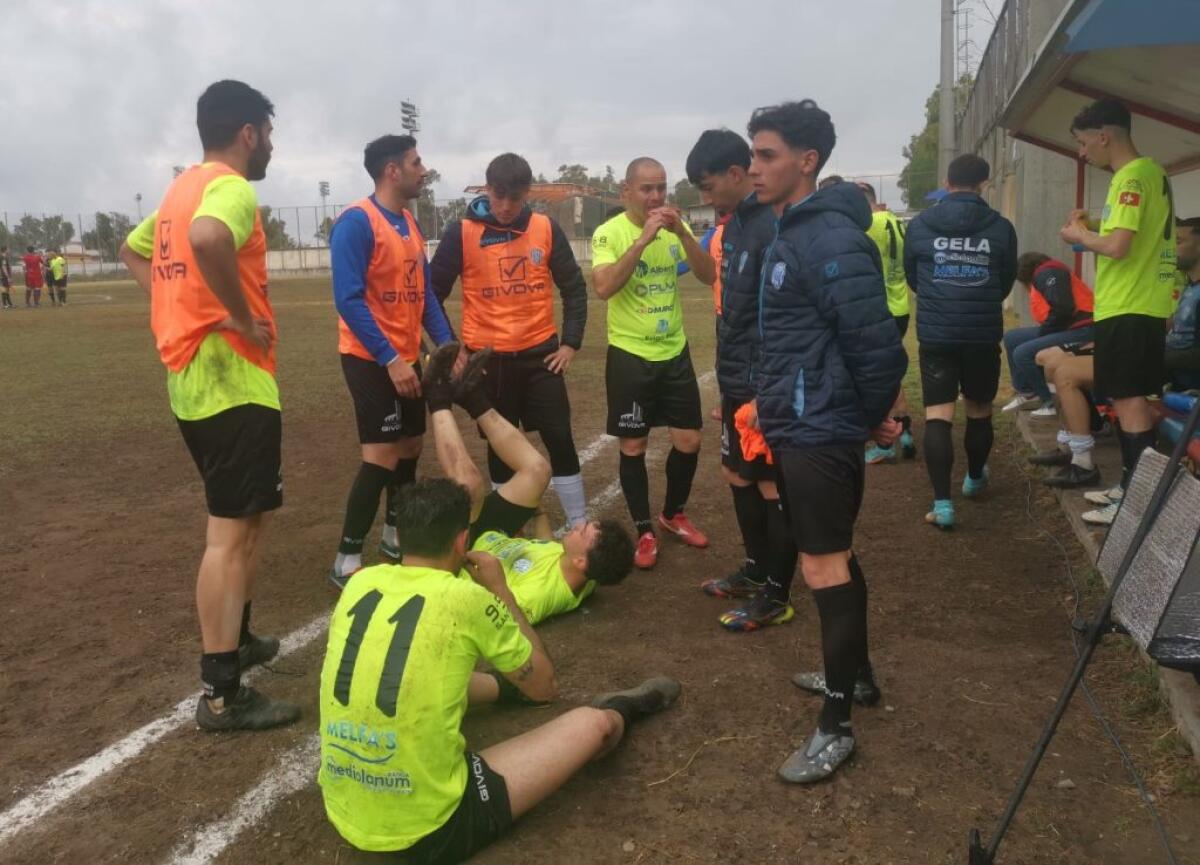 Finale amaro per il calcio gelese, l'ira di Melfa contro i tifosi: è rottura totale - 