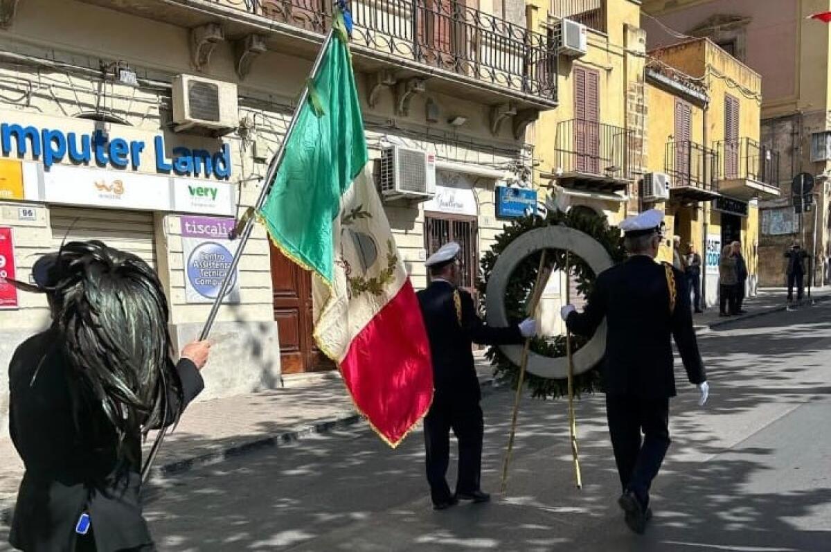 I festeggiamenti del 2 giugno, corteo e mostra delle auto d'epoca - 