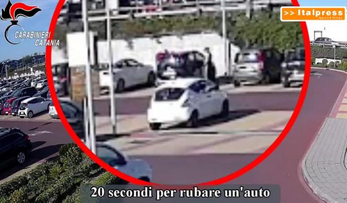 Traffico di droga e furti d’auto, 68 arresti della Dda di Catania - 