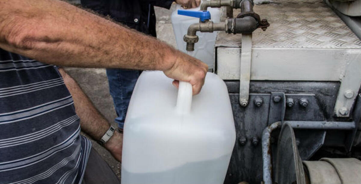 Ritornano le autobotti, lavori protratti per l'adduttore Spinasanta bassa - 