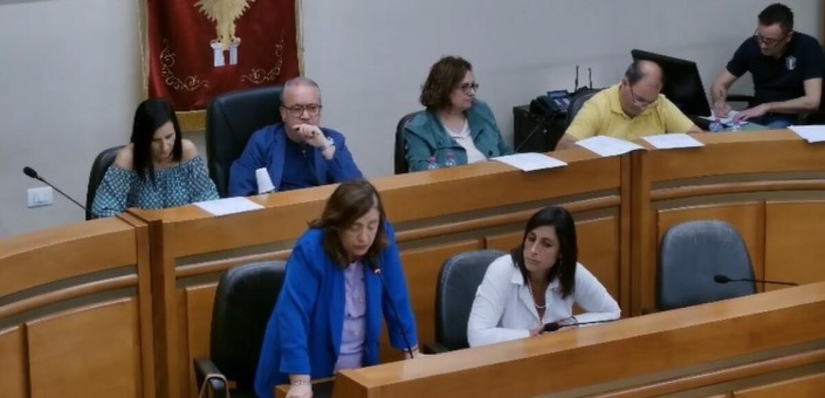 Regolamento Tari, termine spostato a fine luglio: mancano dirigente e funzionari, c'è rinvio - Gli asessori Faraci e Morselli in aula