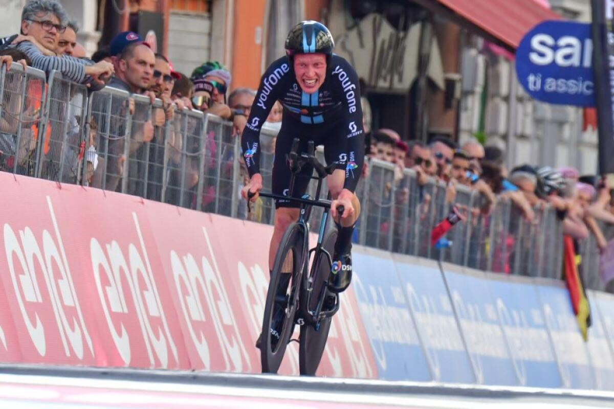 Paret-Peintre vince la 4^ tappa al Giro, Leknessund in rosa - 