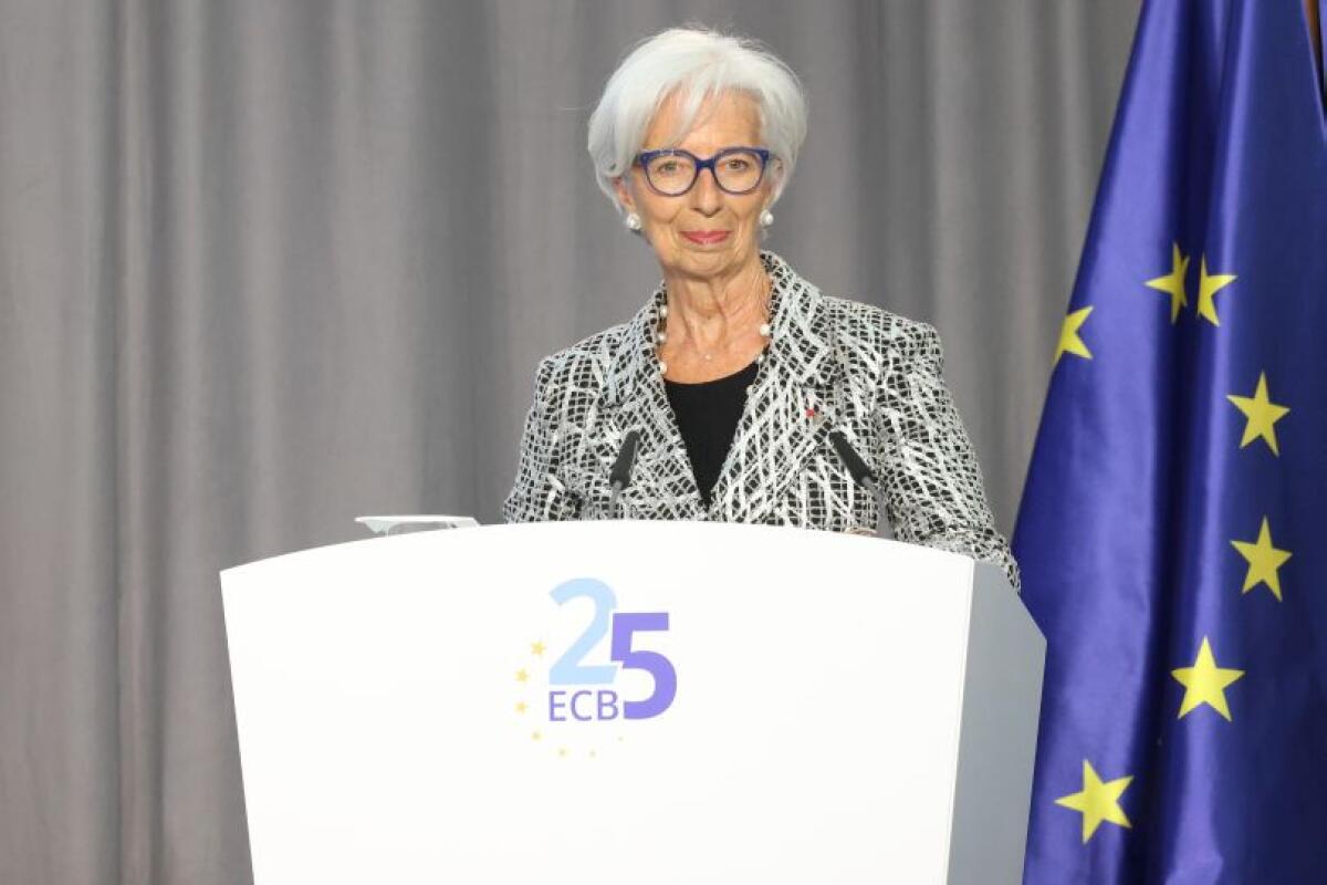 Bce, Lagarde “Il 2022 punto di svolta per la politica monetaria” - 