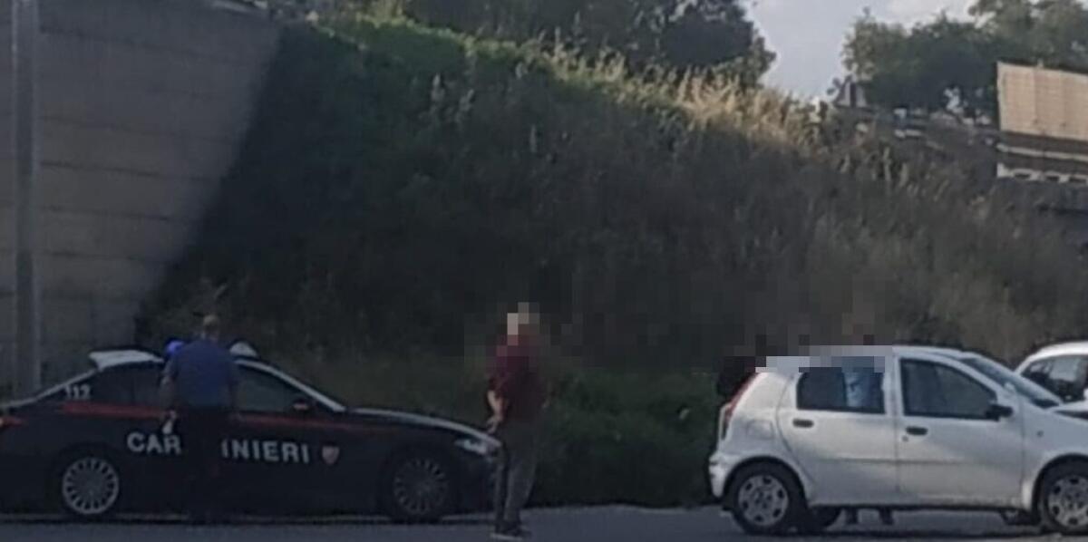 Violento impatto tra auto, incidente nei pressi dello stabilimento Eni -