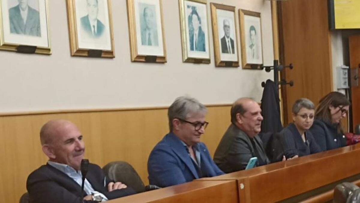Centrosinistra e civici, mosse comuni per l'alleanza: "Sfiducia rinviata? Per rispetto Corte Conti" - Consiglieri e dirigenti delle formazioni politiche di centrosinistra