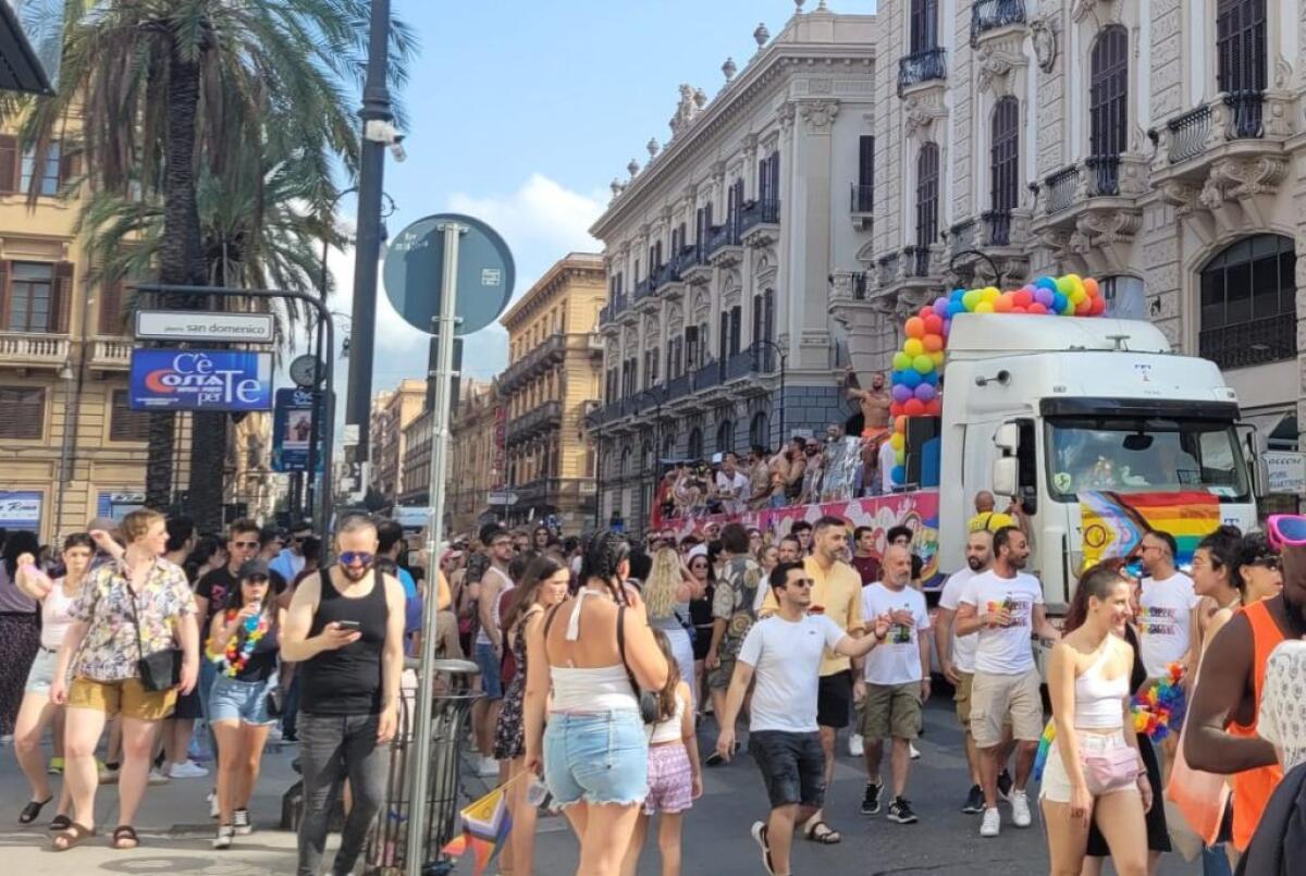 Il Pride “invade” Palermo ma è polemica sul patrocinio del Comune - 