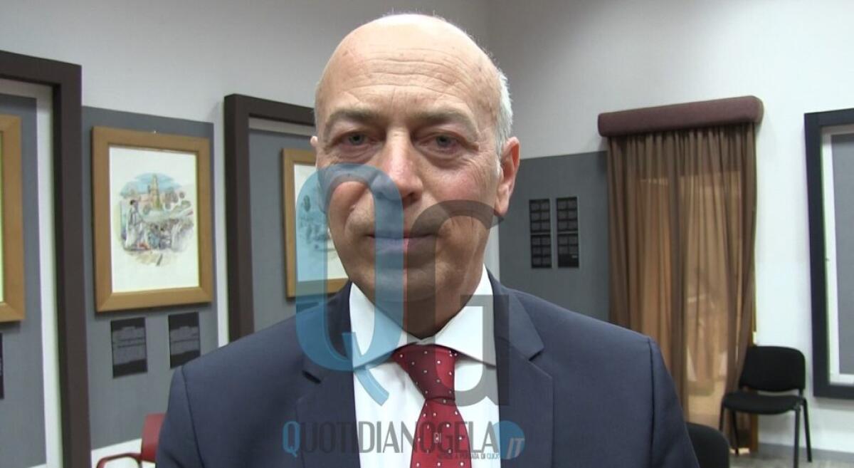 "Compensazioni? Da Eni mi aspetto molto di più", Lorefice: "Bisogna andare oltre il fossile" - Il senatore Pietro Lorefice