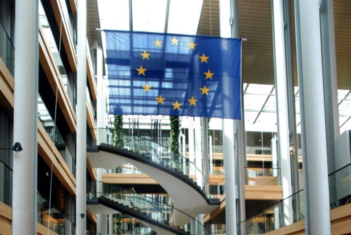 Ucraina, ok Parlamento Ue a regolamento per nuova produzione armi - 