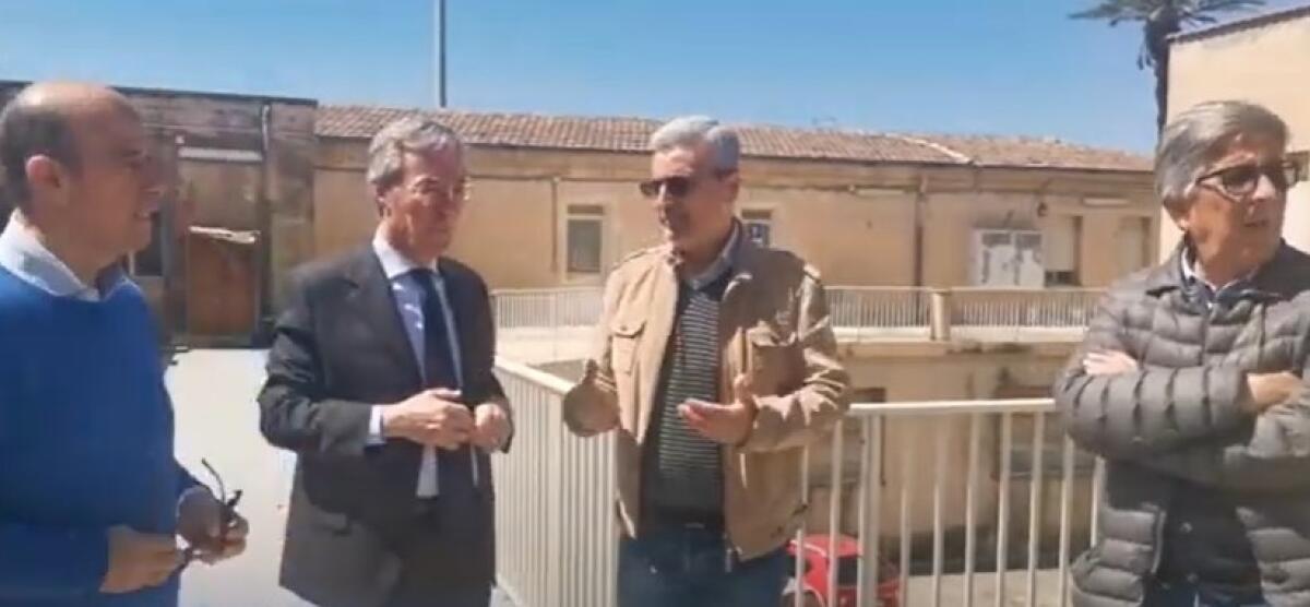 Nuovo cda Ipab "Aldisio", Greco: "Legalità ha prevalso sugli interessi di pochi privati" - Greco e il commissario Casano nel corso di un sopralluogo nei cantieri avviati nella struttura