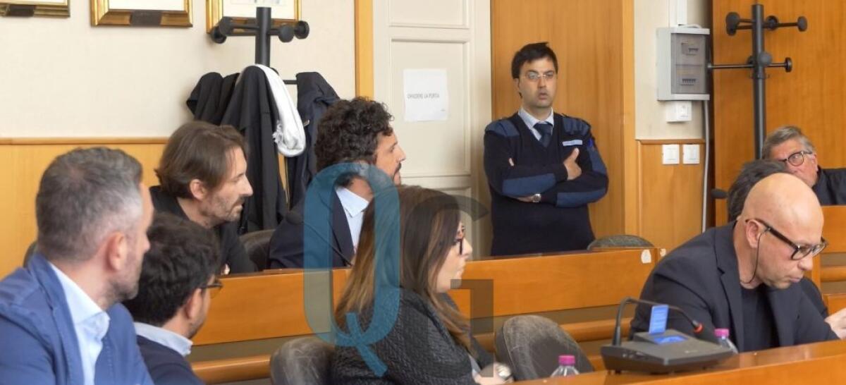 Sfiducia e correttivi, vertice centrodestra: in commissione confermati tempi lunghi - Consiglieri di centrodestra in aula