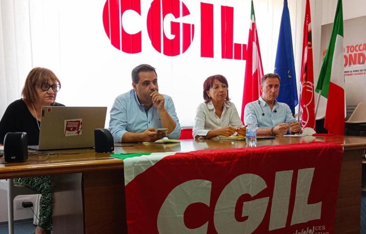 "A difesa della sanità pubblica", sit-in Cgil e associazioni davanti al "Vittorio Emanuele" - I vertici territoriali della Cgil