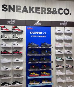 sneakers0-256x300.jpg