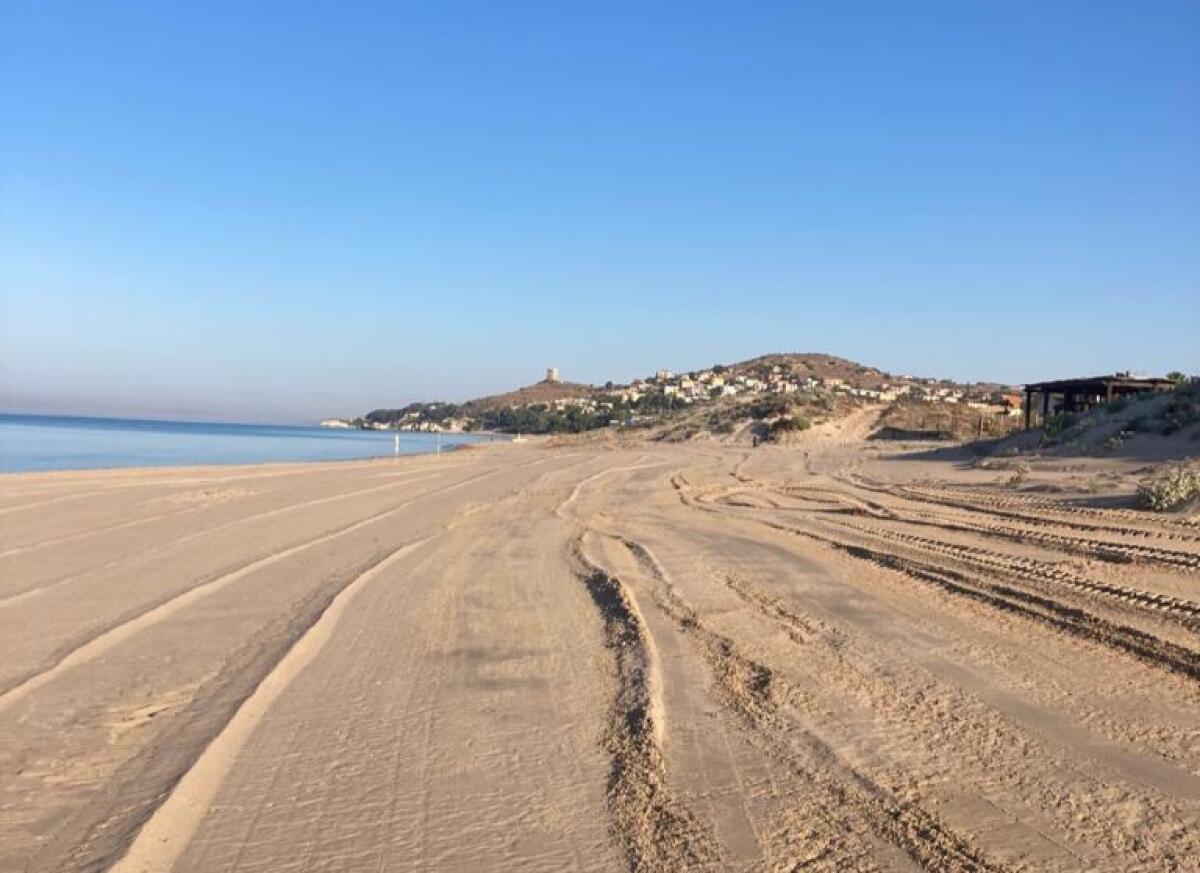 Manfria, attività di pulizia lungo le spiagge della zona - 