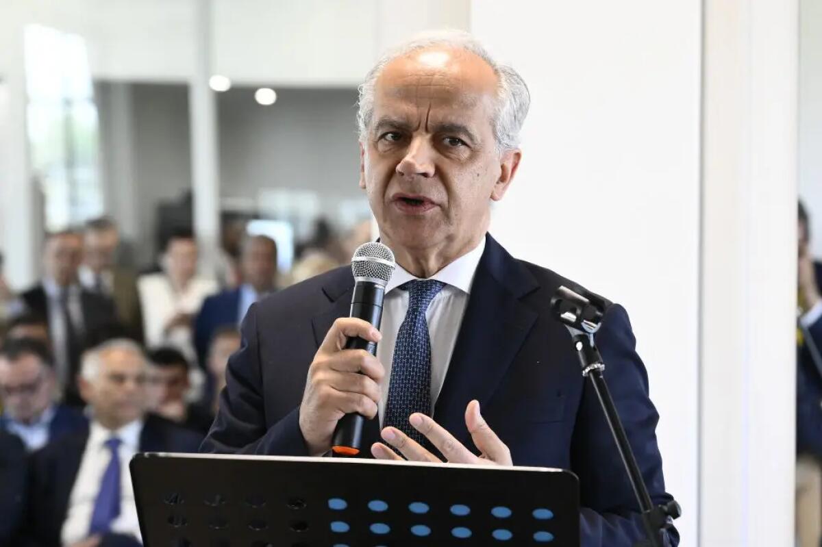 Piantedosi “Lampedusa merita il Nobel per l’accoglienza dei migranti” - 