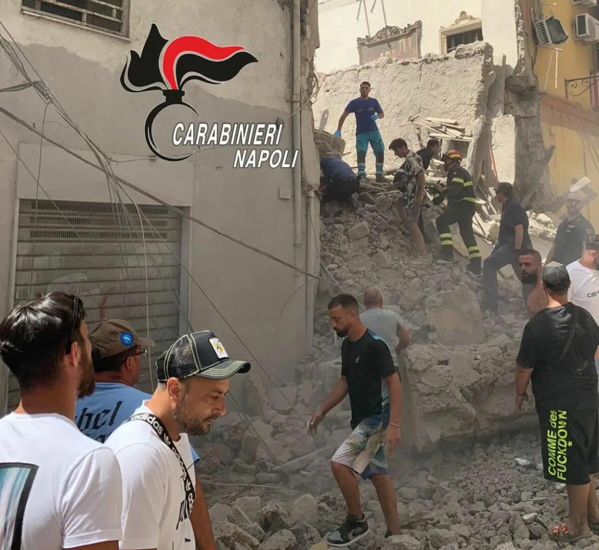 Crolla una palazzina a Torre del Greco, Prefetto “Nessun disperso” - 