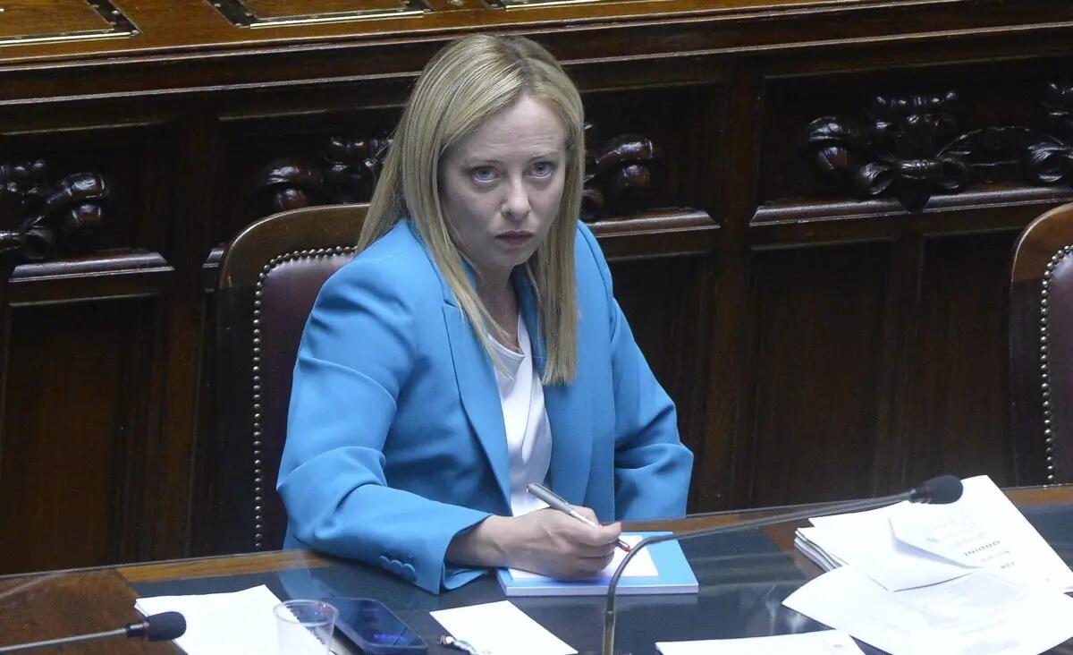 Meloni “L’Italia aderisce alla Convenzione contro le bombe a grappolo” - 