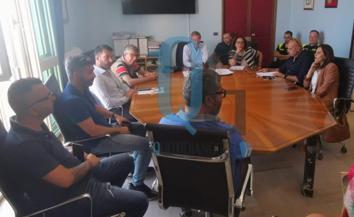 Lungomare, amministrazione ed esercenti tentano l'intesa: presidio per Ztl - L'incontro in municipio