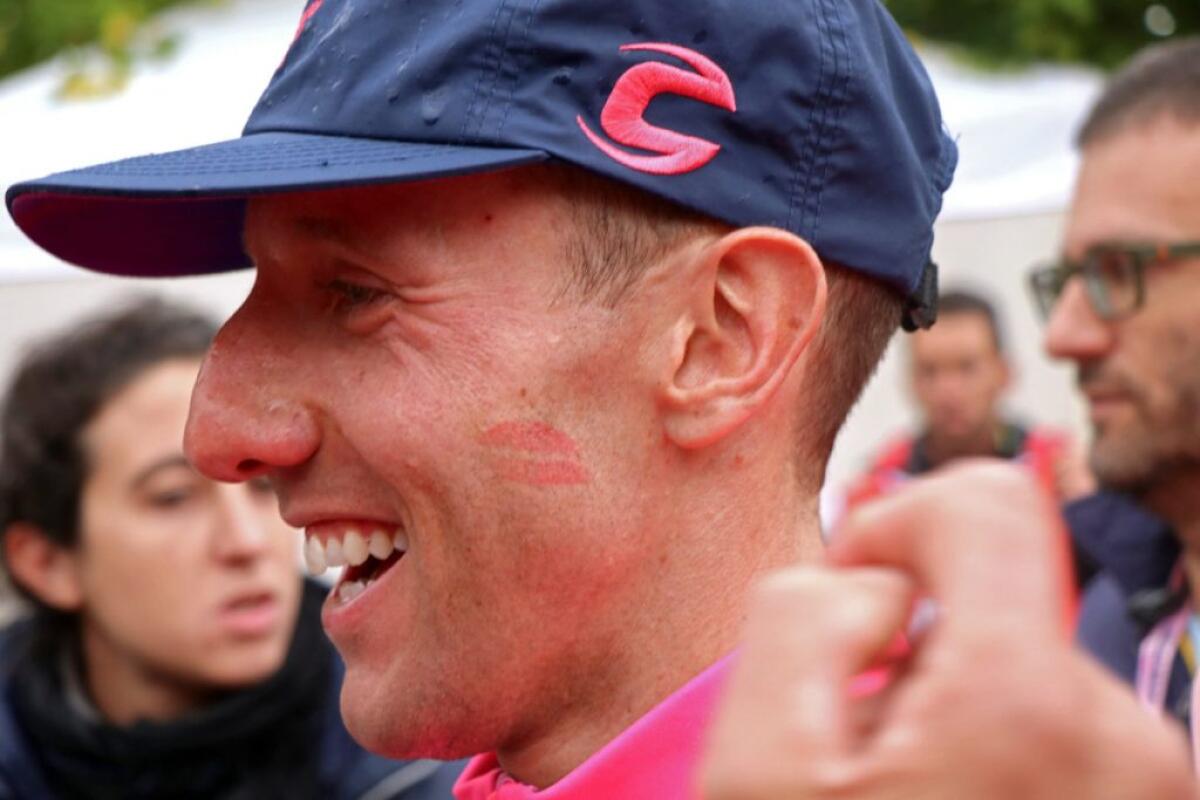 Woods conquista il Puy de Dome, Vingegaard in giallo - 