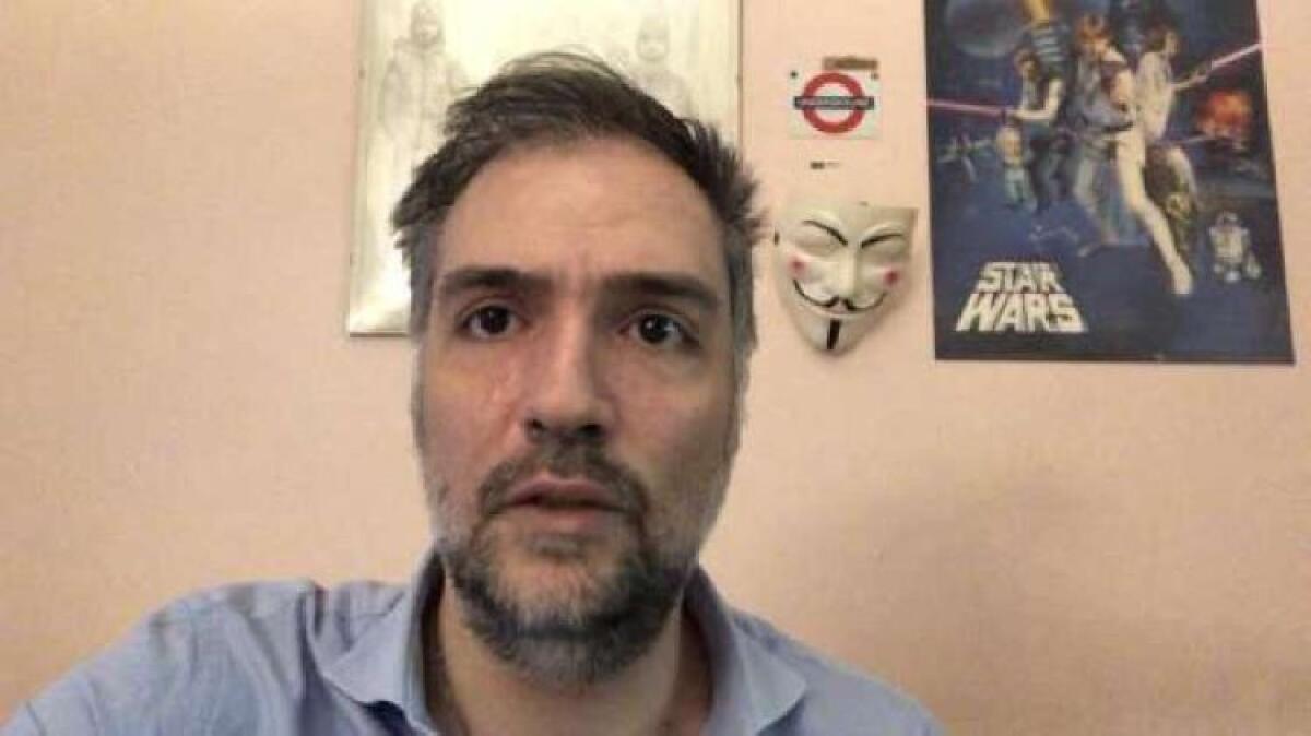 "Il sangue di Giuda", l'investigatore Giovanni Alma indaga a Gela nel romanzo di Cantella - Il giornalista Gabriele Cantella