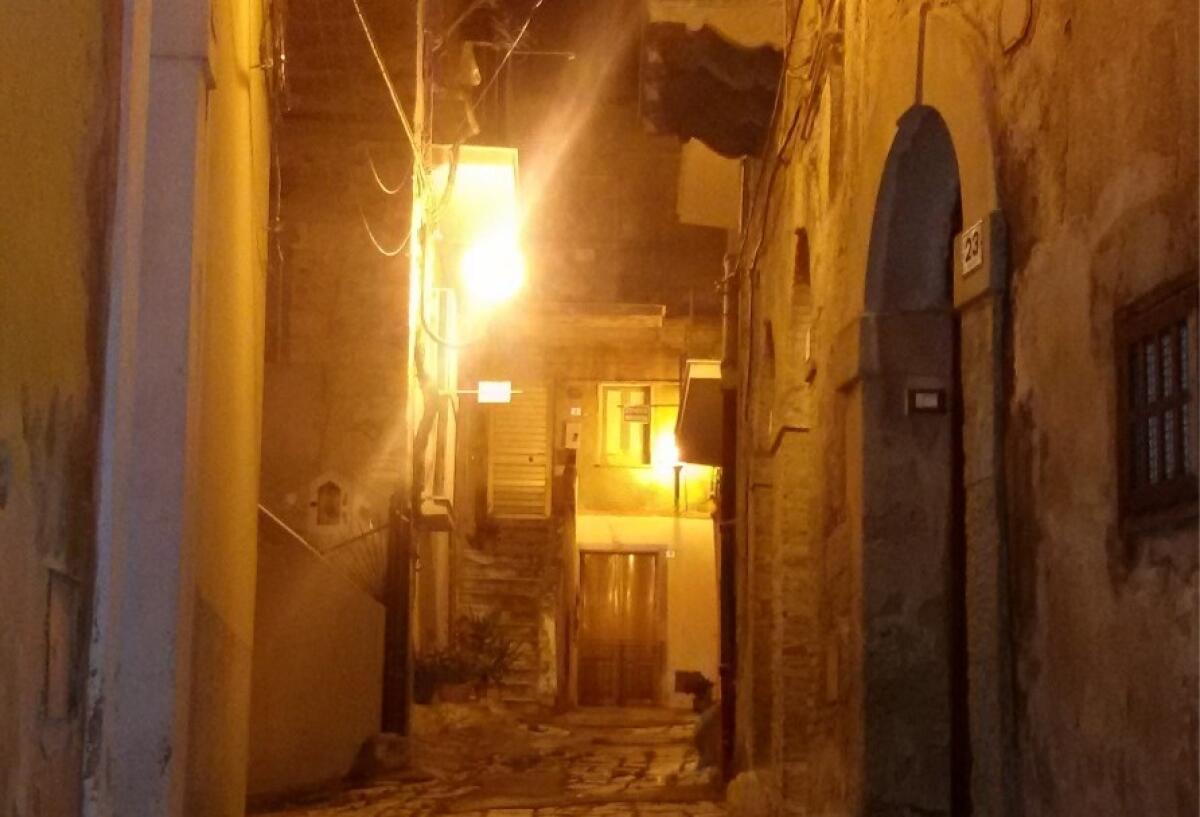 Una passeggiata serale nel centro storico cittadino, sarà guidata da Mulé - 