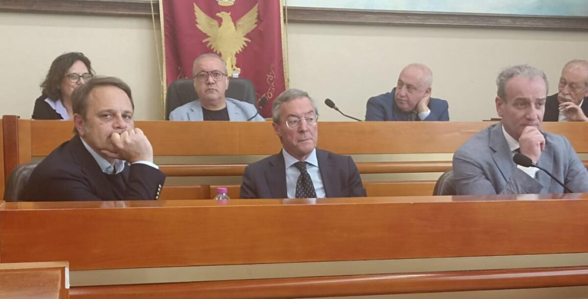Finanziamenti, crisi bilancio rende tutto difficile: per Unione Niscemi ha eletto consiglieri - I sindaci Greco, Conti e Zuccalà (i tre Comuni dell'Unione)