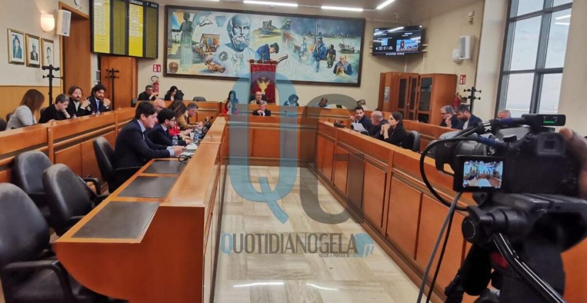 Tentativi di convergenza tra "responsabili" e pro-Greco, domani la prova con l'Unione dei Comuni - 