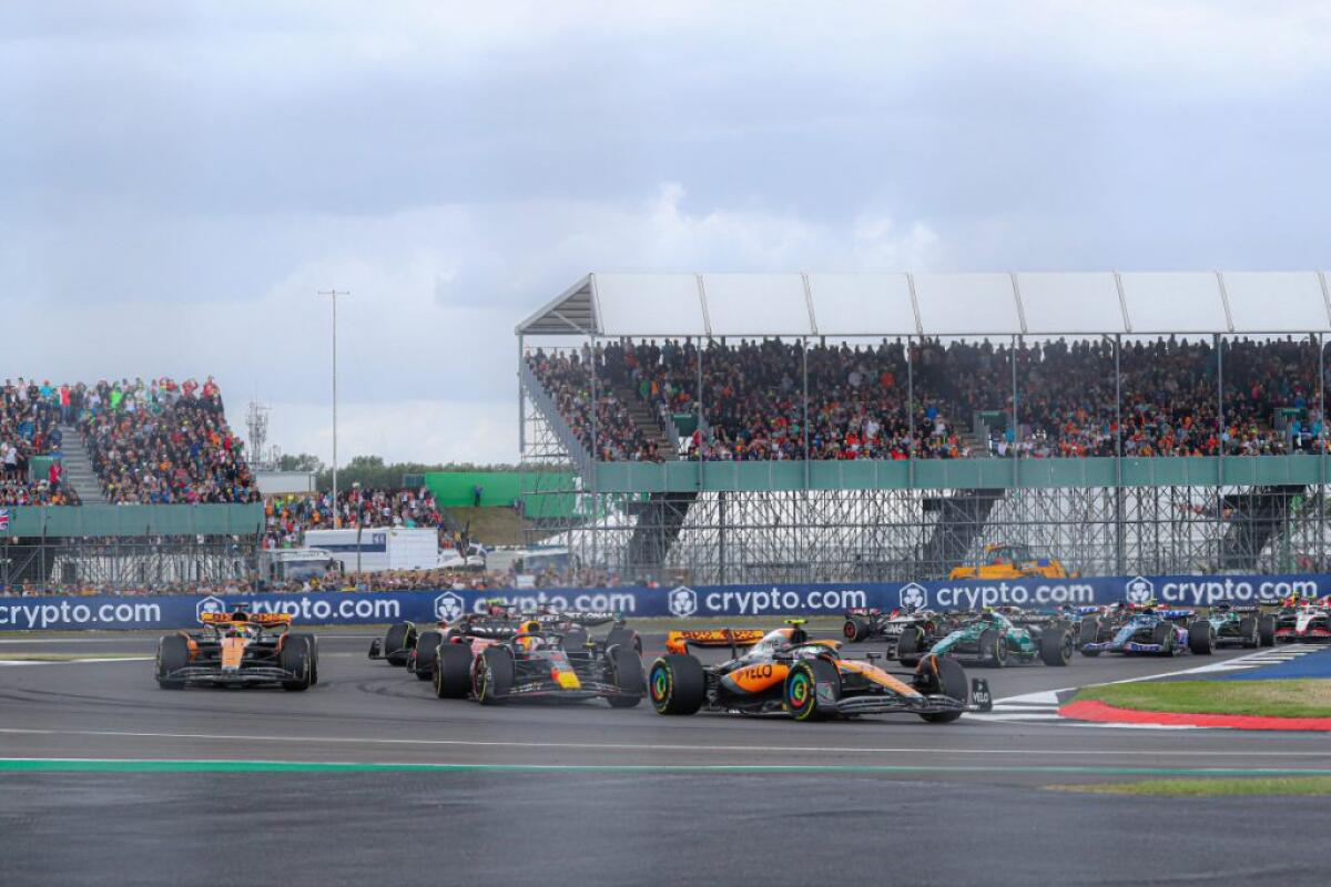 A Silverstone vince Verstappen, Norris e Hamilton sul podio - 