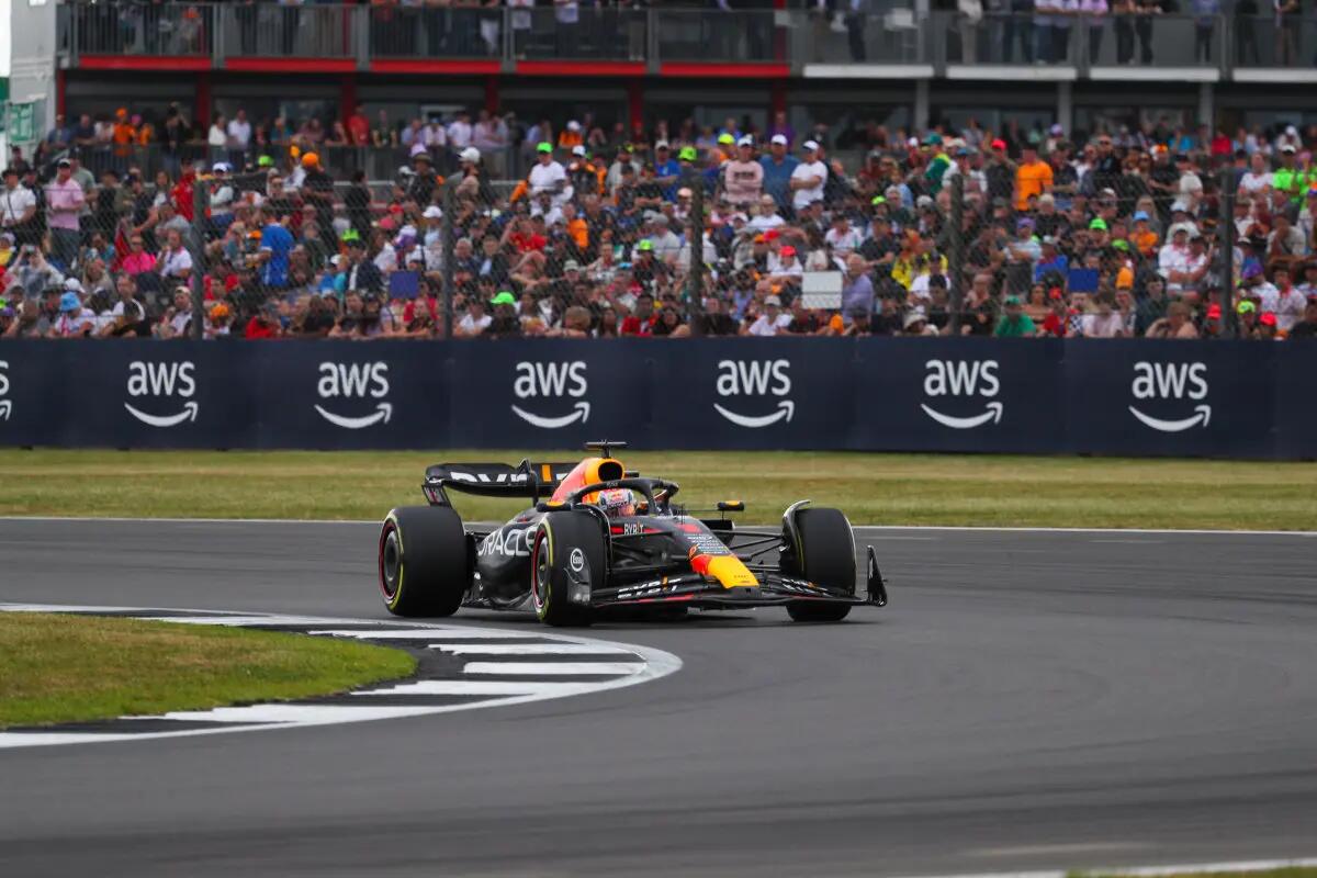 Verstappen in pole a Silverstone, Leclerc 4° e Sainz 5° - 