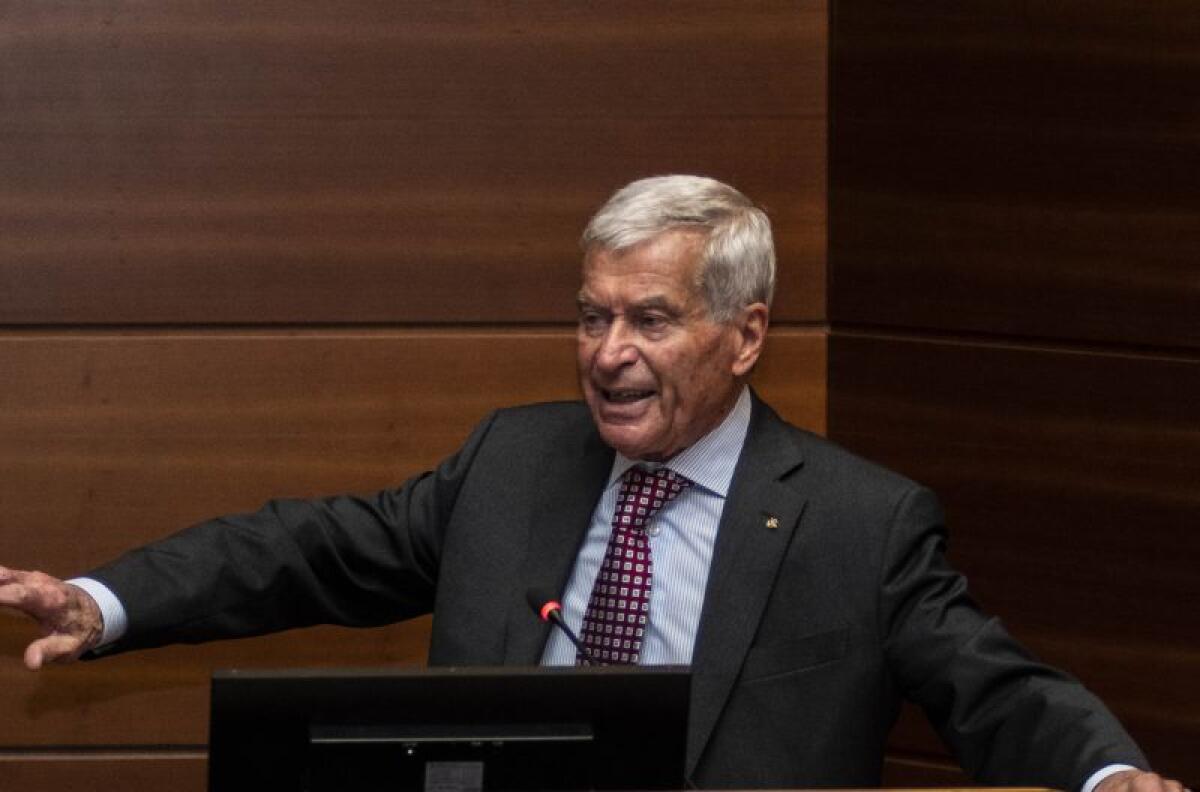 Consumi, negli ultimi 30 anni sempre più tecnologia e tempo libero - 