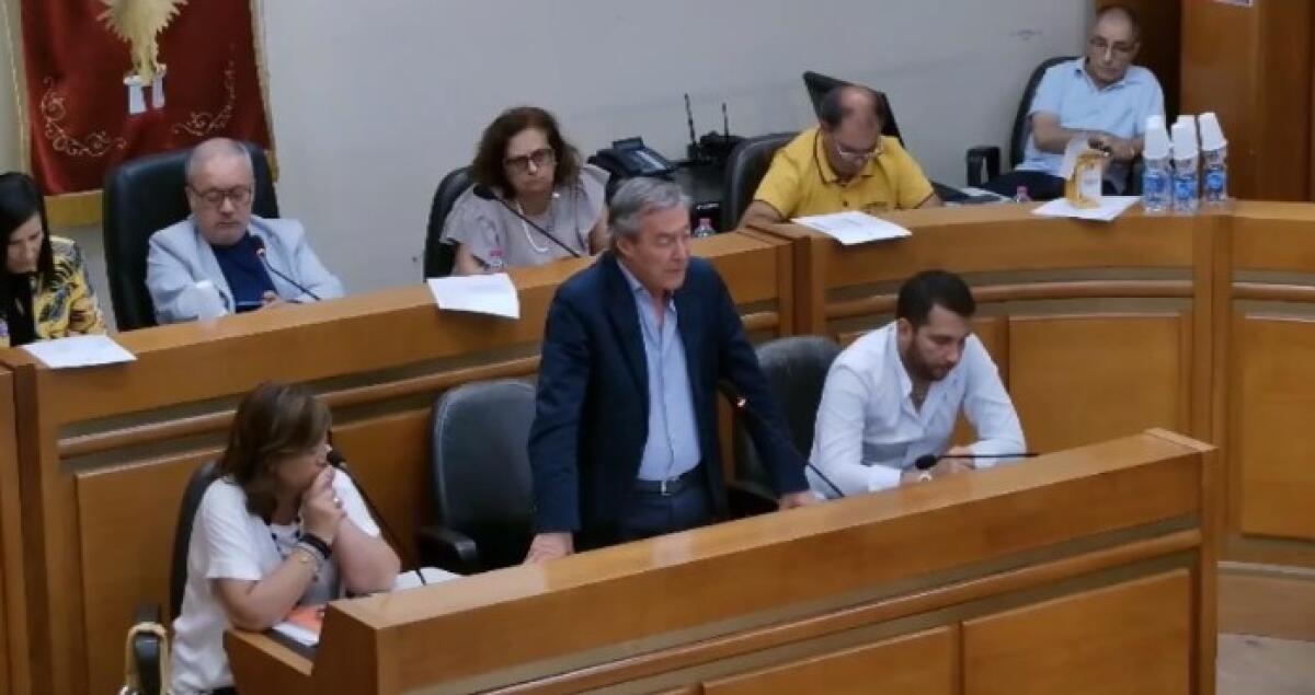 Visite tagliate e viaggi della speranza, Greco: "Assessore informato, battaglia senza colori politici" - Greco in aula consiliare