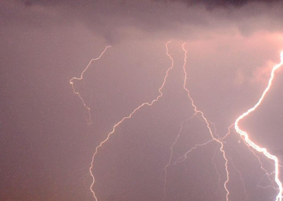 Vento e pioggia a Palermo, voli dirottati e cancellati - 