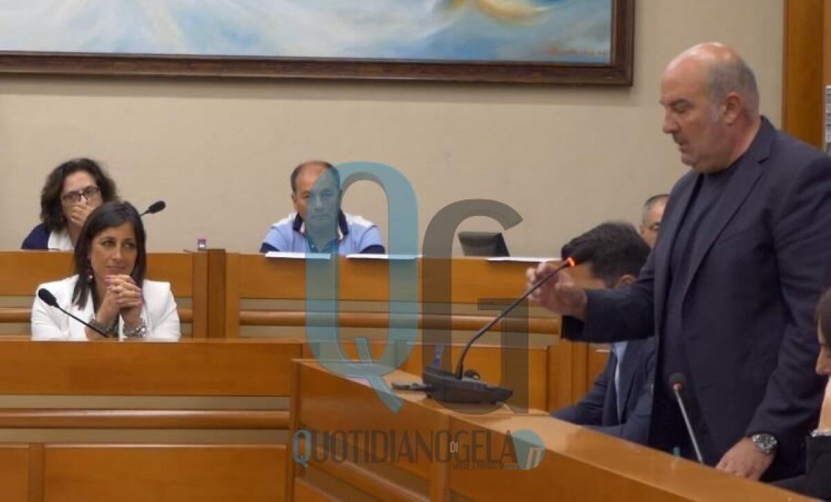 Greco convoca gli alleati, vertice in serata: confronto in un momento delicato - Gli esponenti di "Un'Altra Gela" in aula